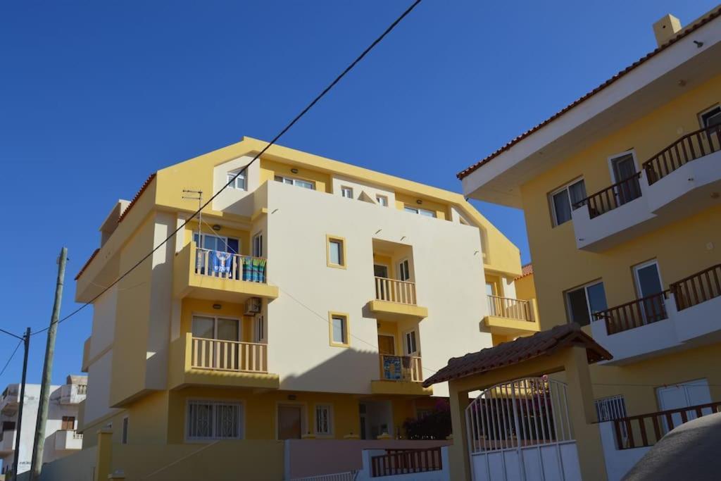 Tres Caravelas Studio Flats Санта Мария Екстериор снимка