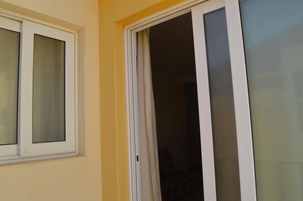 Tres Caravelas Studio Flats Санта Мария Екстериор снимка
