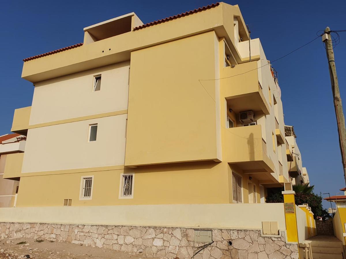 Tres Caravelas Studio Flats Санта Мария Екстериор снимка